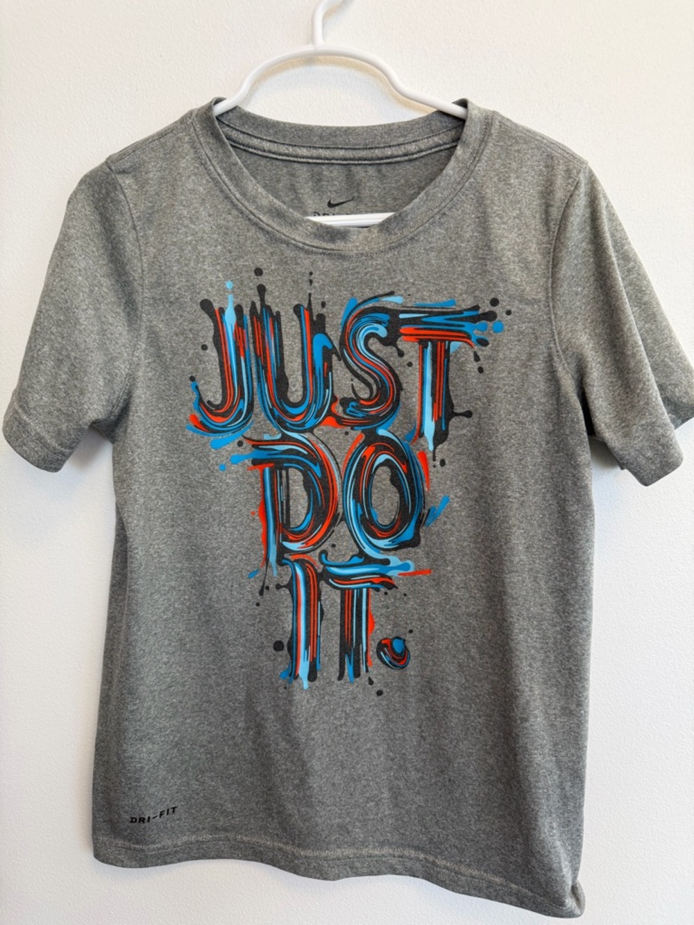 Nike Gray Short-Sleeve Tee with Blue and Red 'Just Do It' Graphic